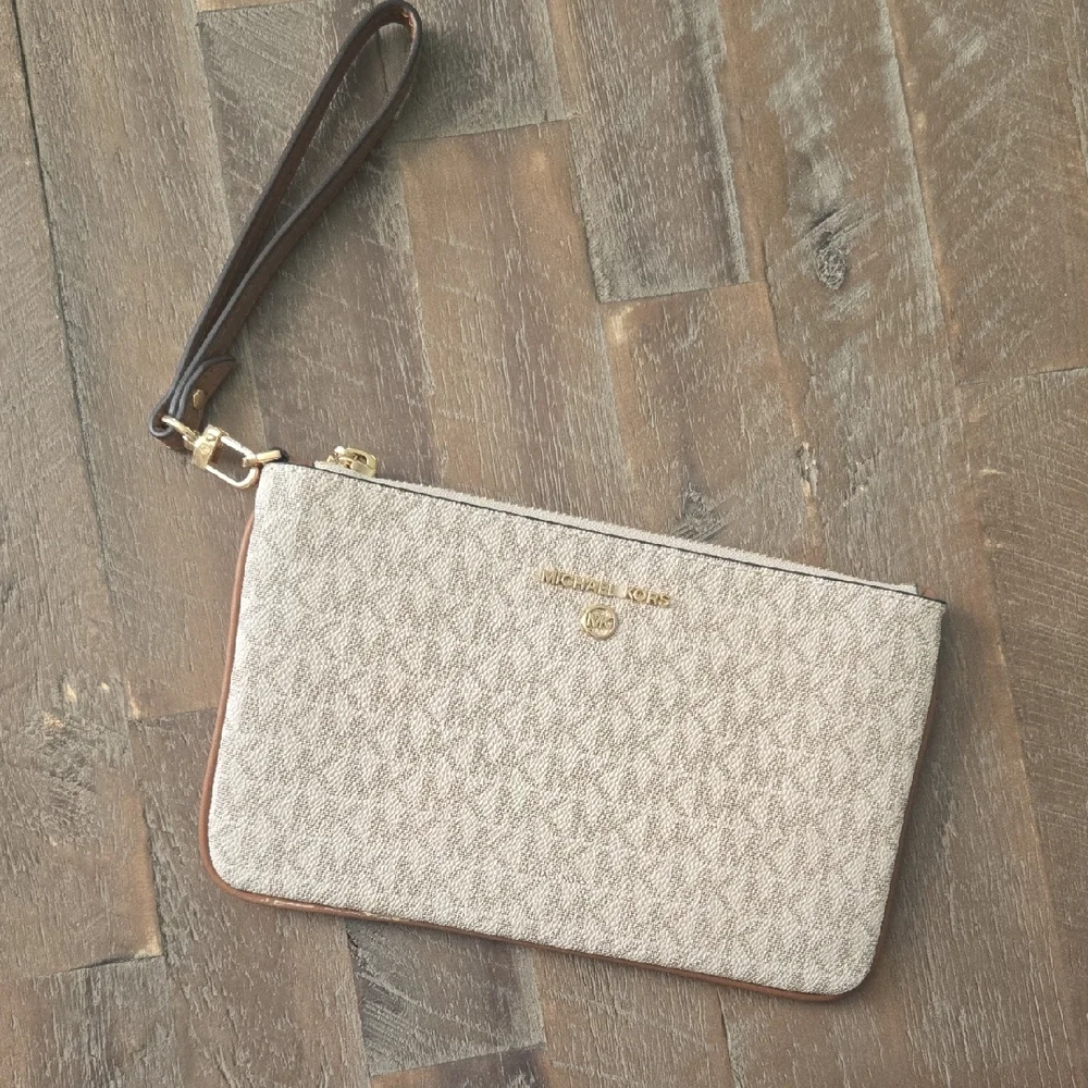 Michael Kors Beige Wristlet - Picture 1 of 3